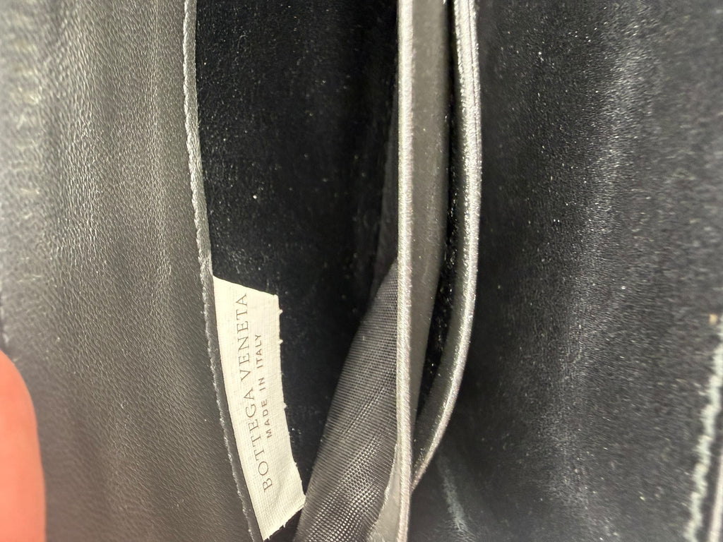 Bottega Veneta Black Leather Floral Appliqué Zip Wallet