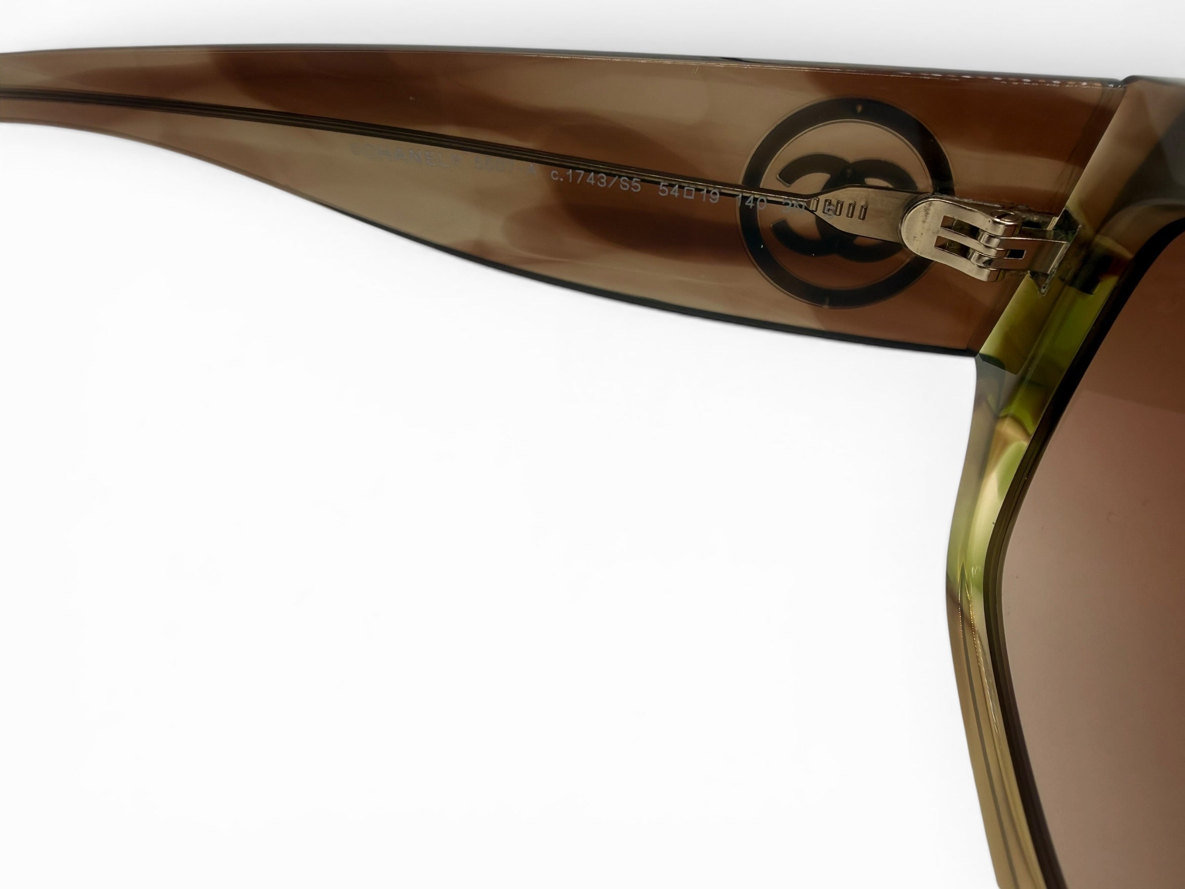 Chanel 5507-A Olive Green Gradient CC Logo Sunglasses 54 19 140