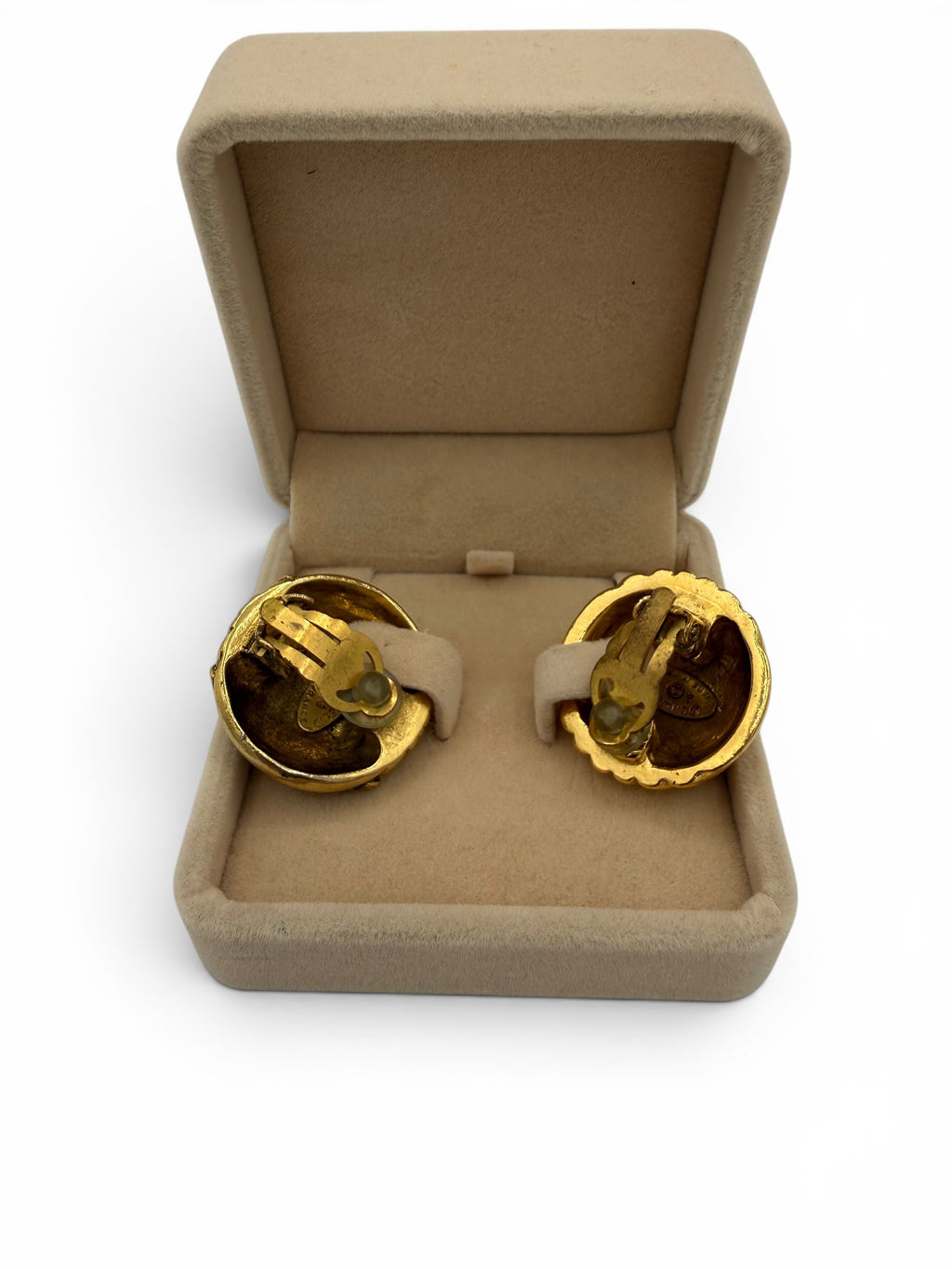 Chanel Vintage 1989 Gold Tone CC Ribbed Clip-On Earrings Collection 23