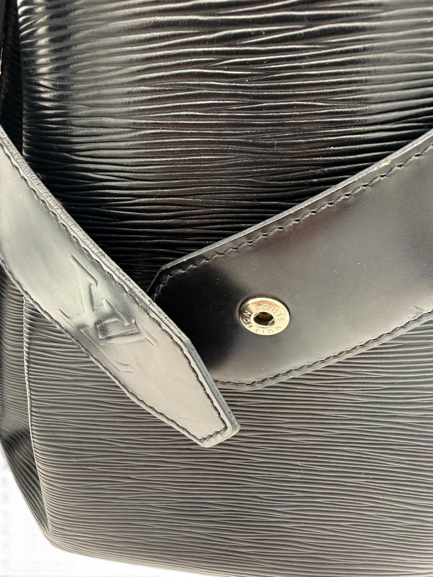 Louis Vuitton Black Epi Leather Sac d'Épaule PM Shoulder Bag Vintage