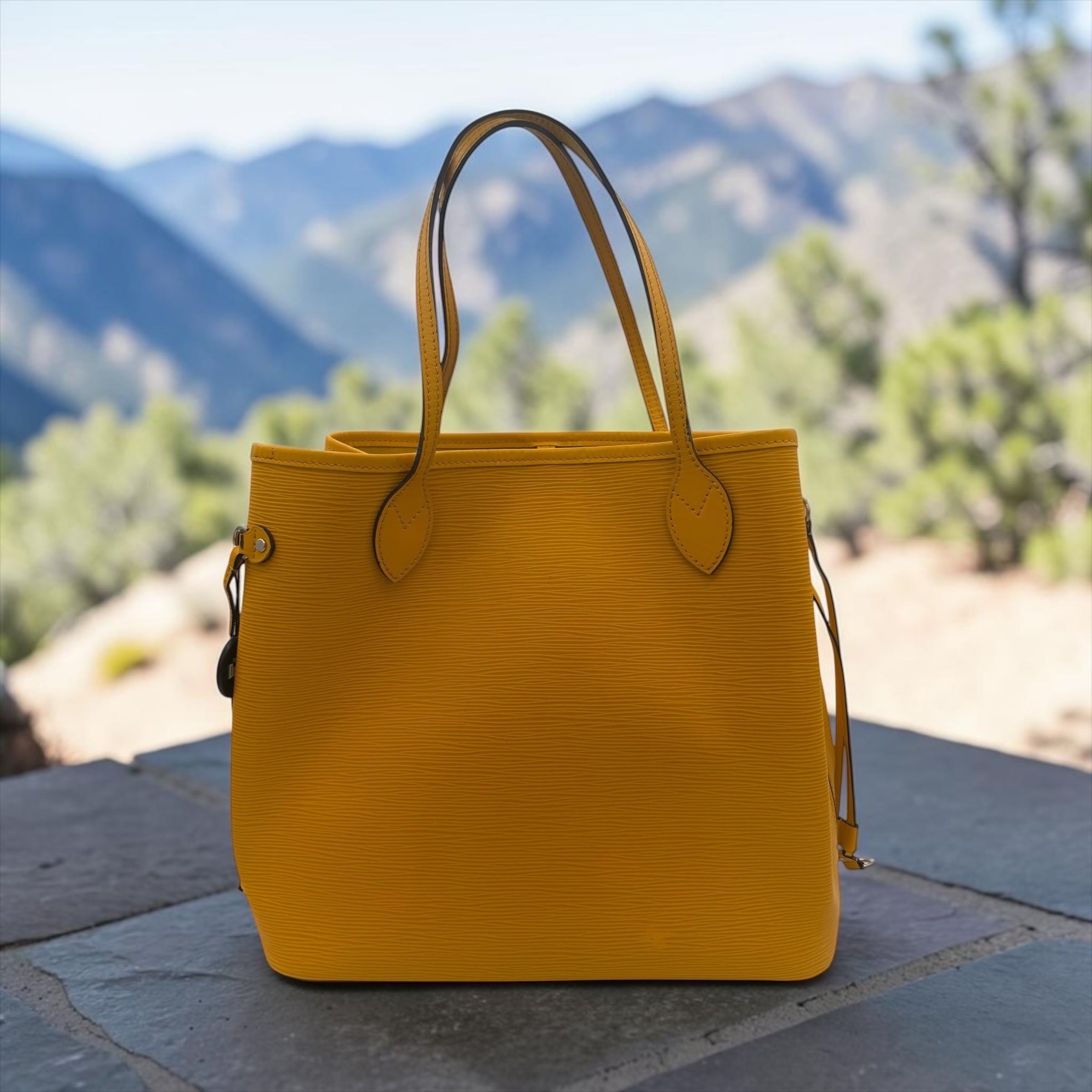 Louis Vuitton Epi Neverfull MM Yellow Jaune Citron Tote Bag w/ Pochette